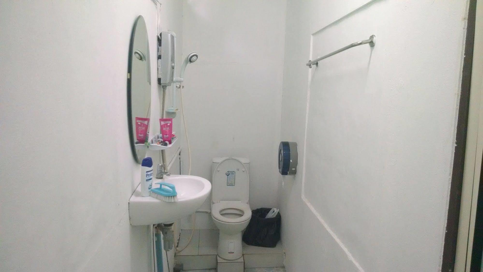 Wild & Wandering Backpacker Hostel & Bar Haad Rin Bagian luar foto