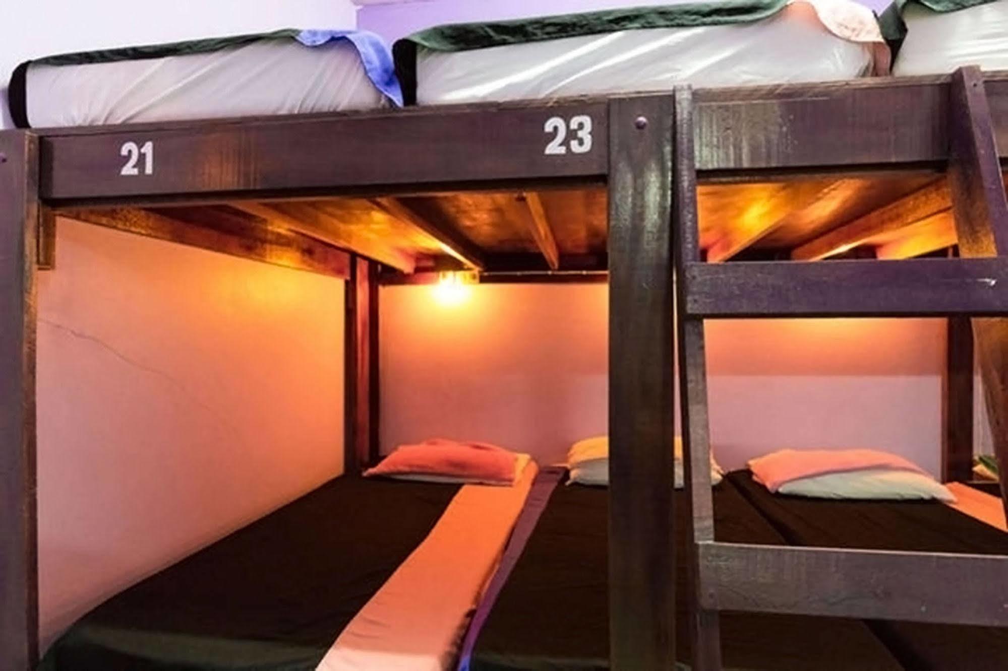 Wild & Wandering Backpacker Hostel & Bar Haad Rin Bagian luar foto