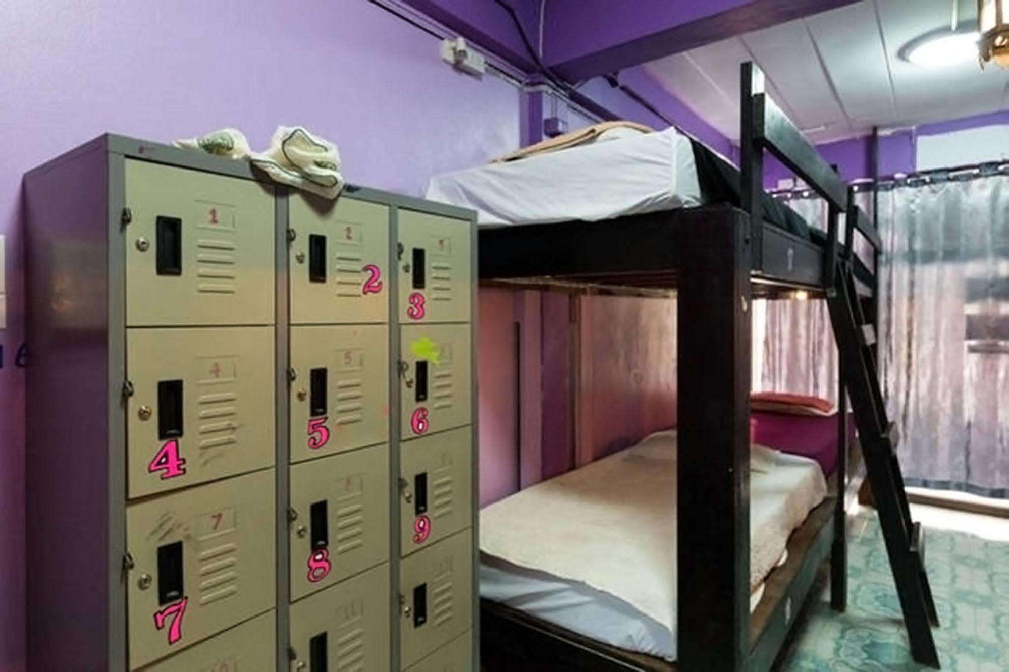 Wild & Wandering Backpacker Hostel & Bar Haad Rin Bagian luar foto