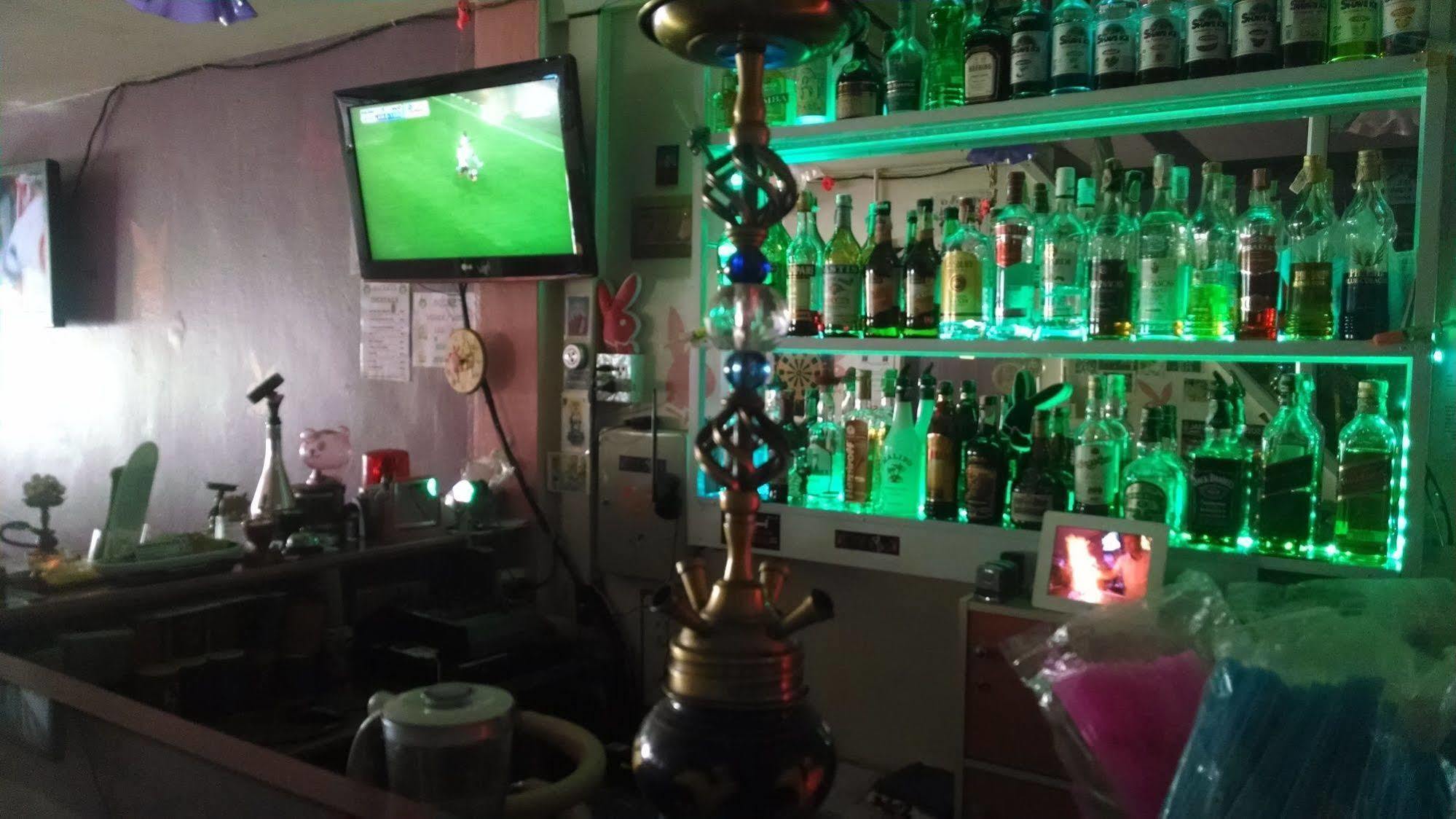 Wild & Wandering Backpacker Hostel & Bar Haad Rin Bagian luar foto